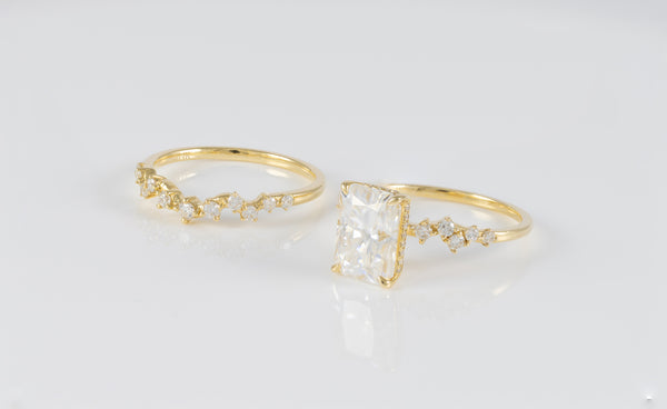 Conjunto de anillo de compromiso y alianza de boda en oro amarillo 14k con moissanita 3.5 ct