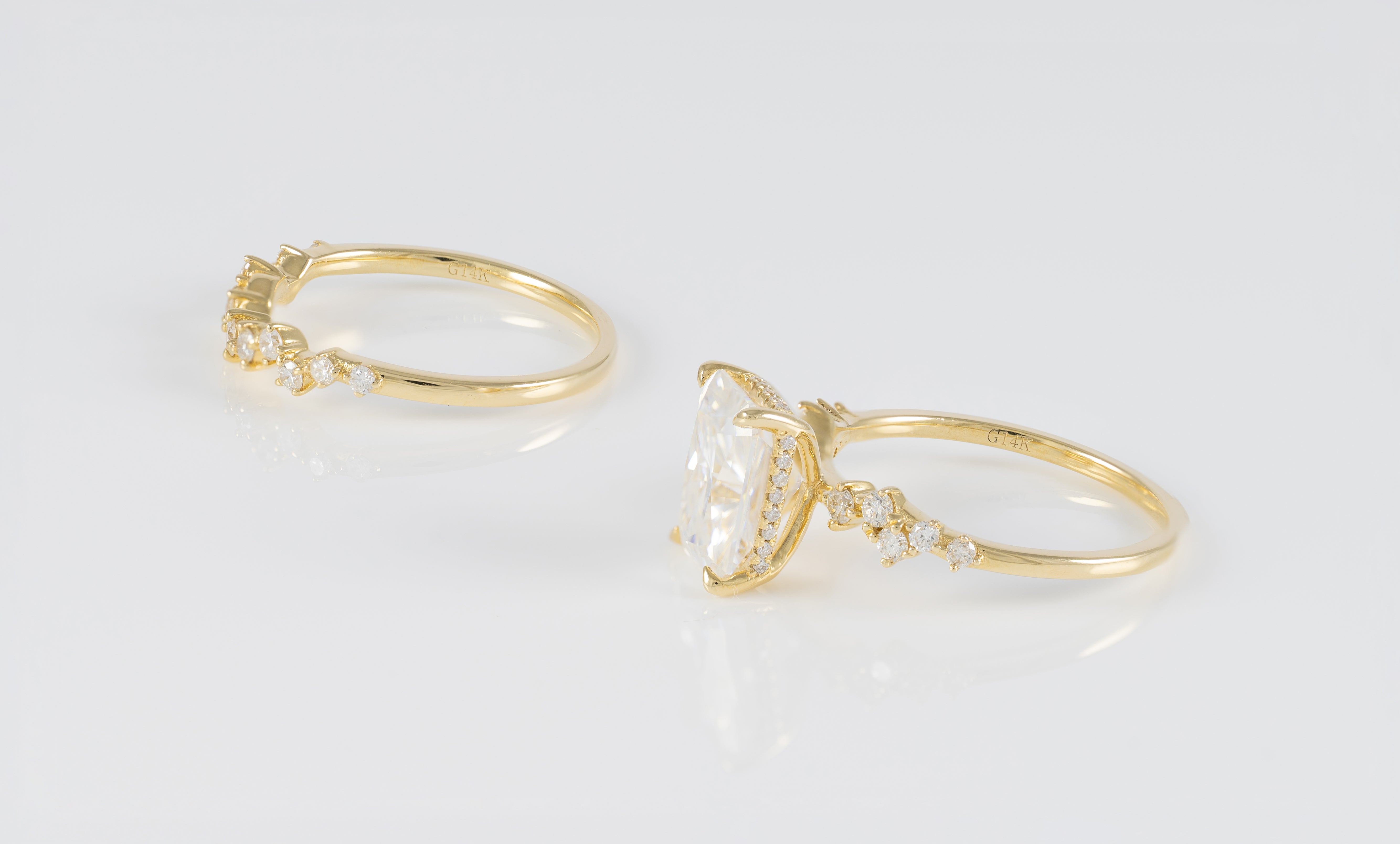 Conjunto de anillo de compromiso y alianza de boda en oro amarillo 14k con moissanita 3.5 ct