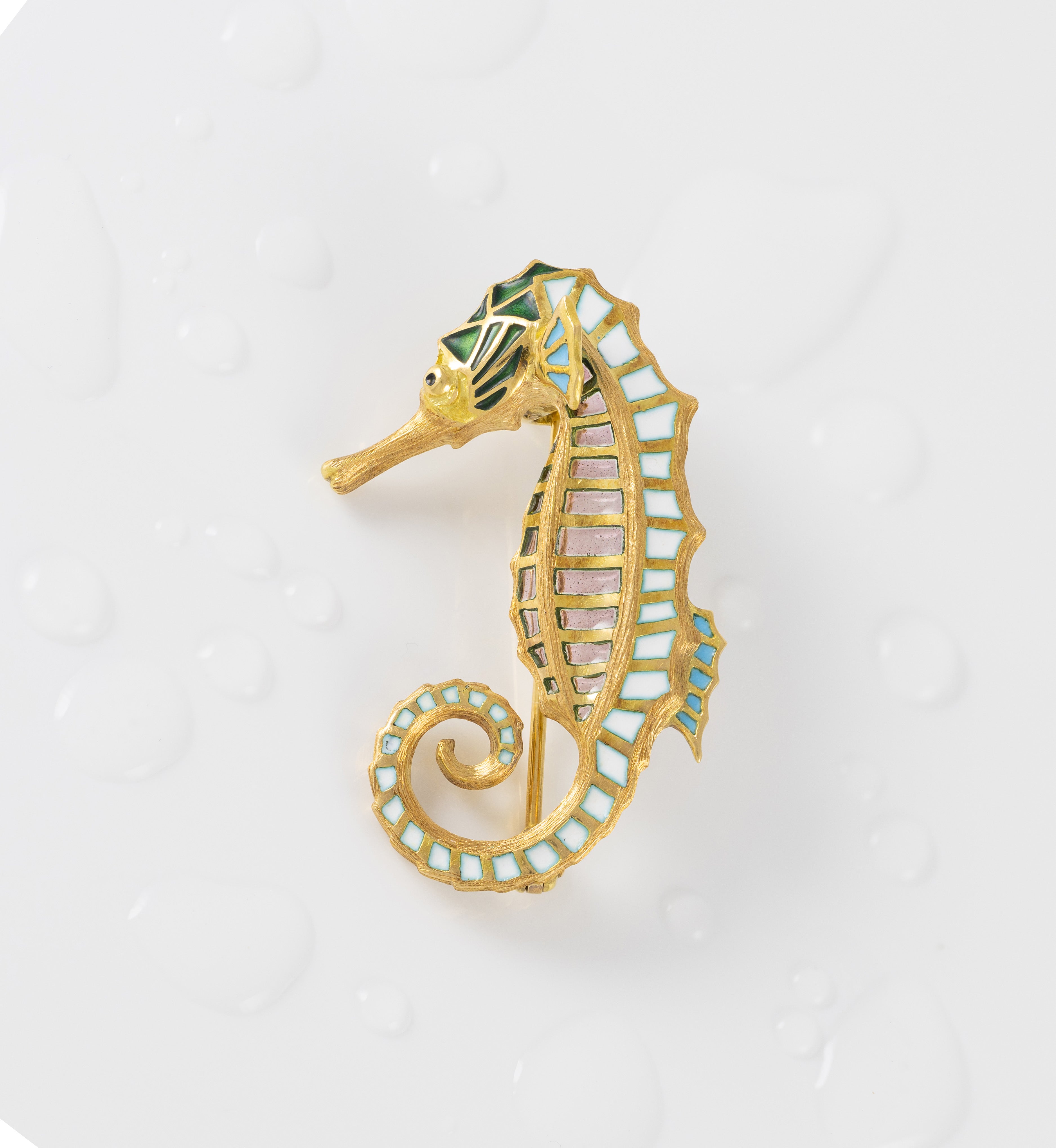 Broche antiguo caballito de mar hecho a mano en oro amarillo 18k esmaltado