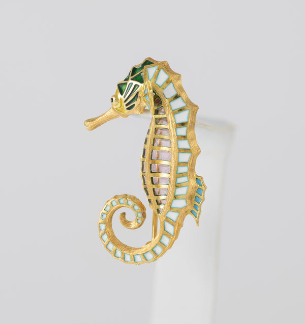 Broche antiguo caballito de mar hecho a mano en oro amarillo 18k esmaltado