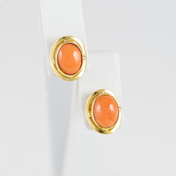 Pendientes en oro amarillo 18k con coral rojo