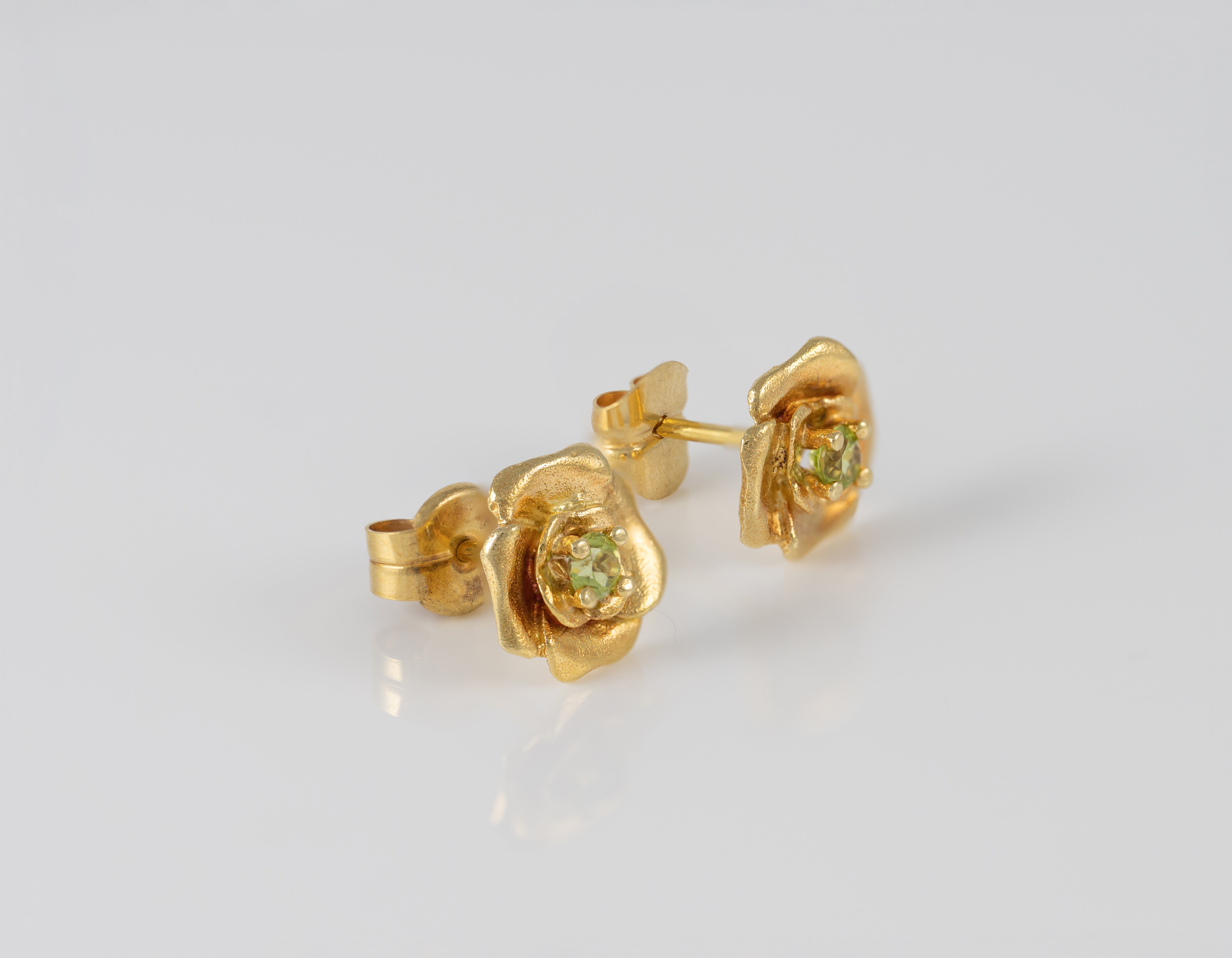 Pendientes Tous Flor oro amarillo 18k con piedras verdes