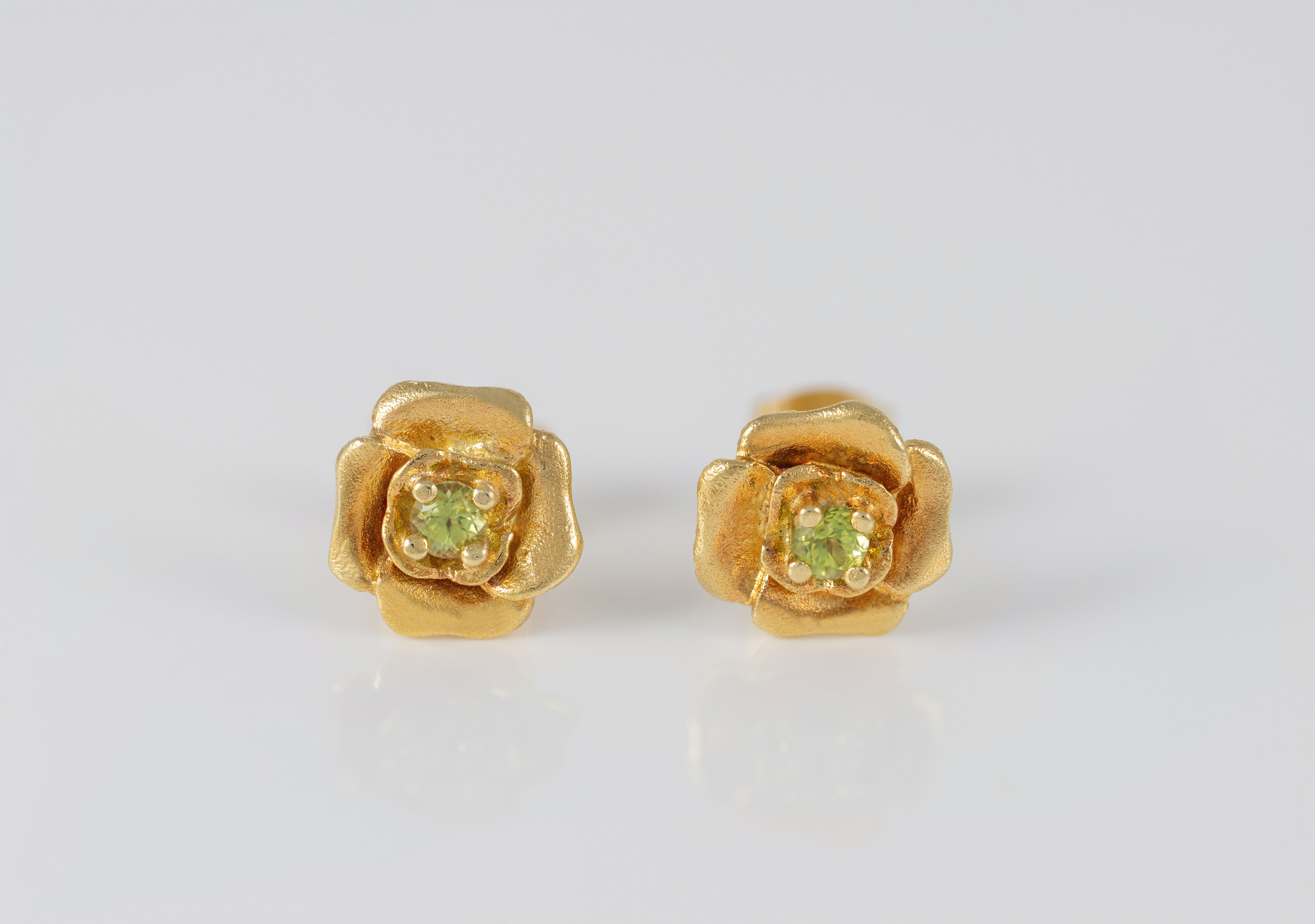 Pendientes Tous Flor oro amarillo 18k con piedras verdes