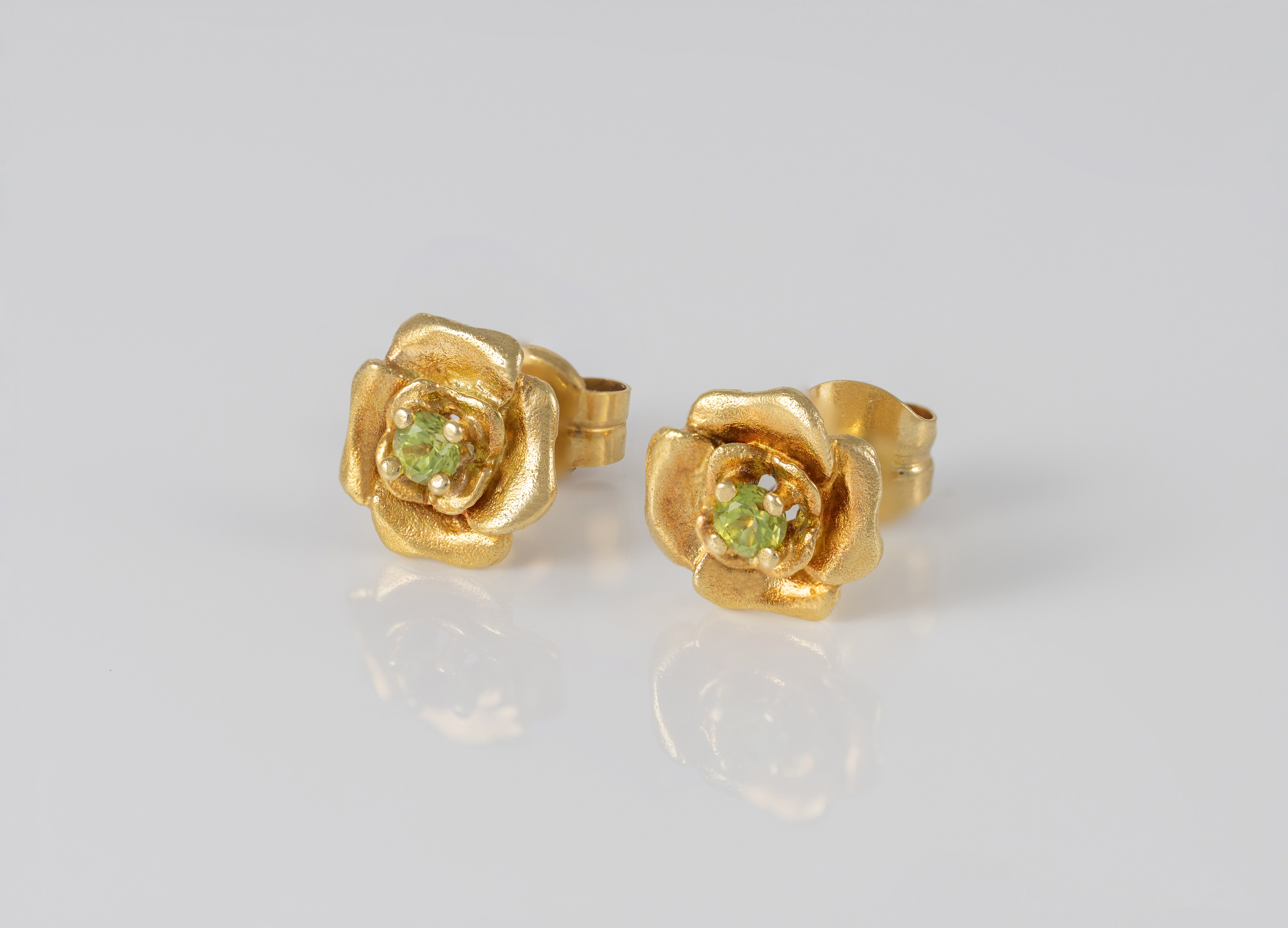 Pendientes Tous Flor oro amarillo 18k con piedras verdes