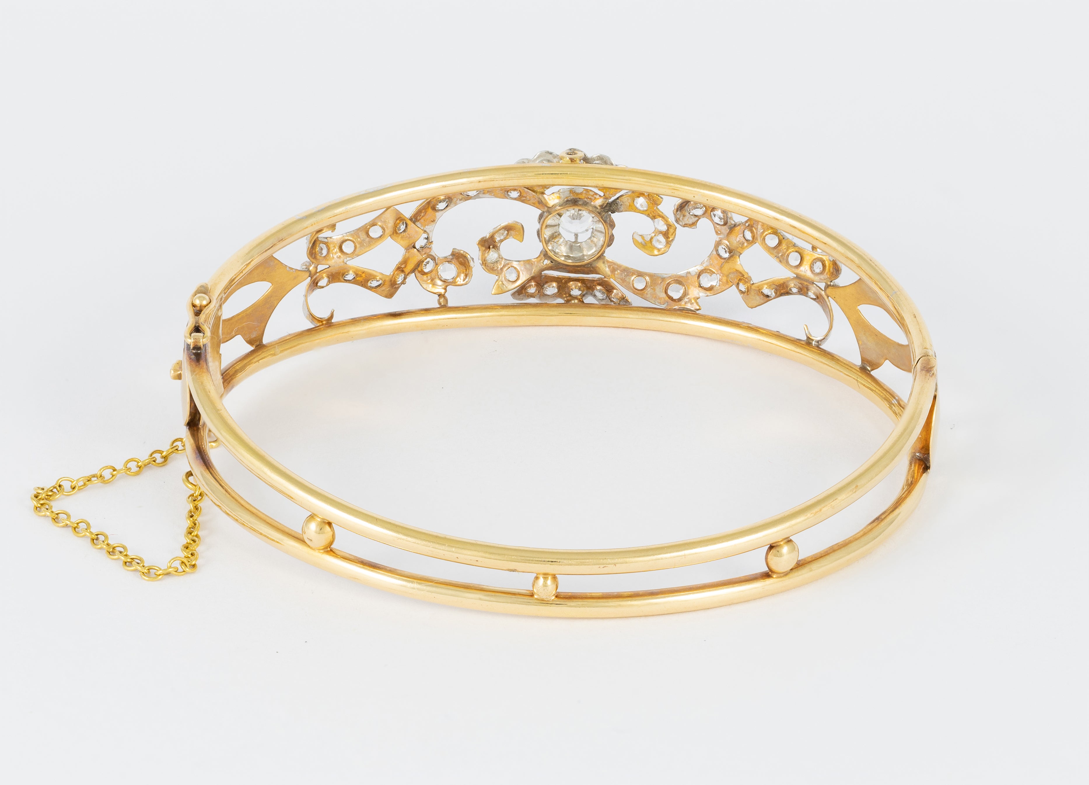 Pulsera antigua en oro amarillo 18k y zafiros blancos