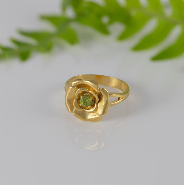 Anillo Tous Flor oro amarillo 18k con piedra verde