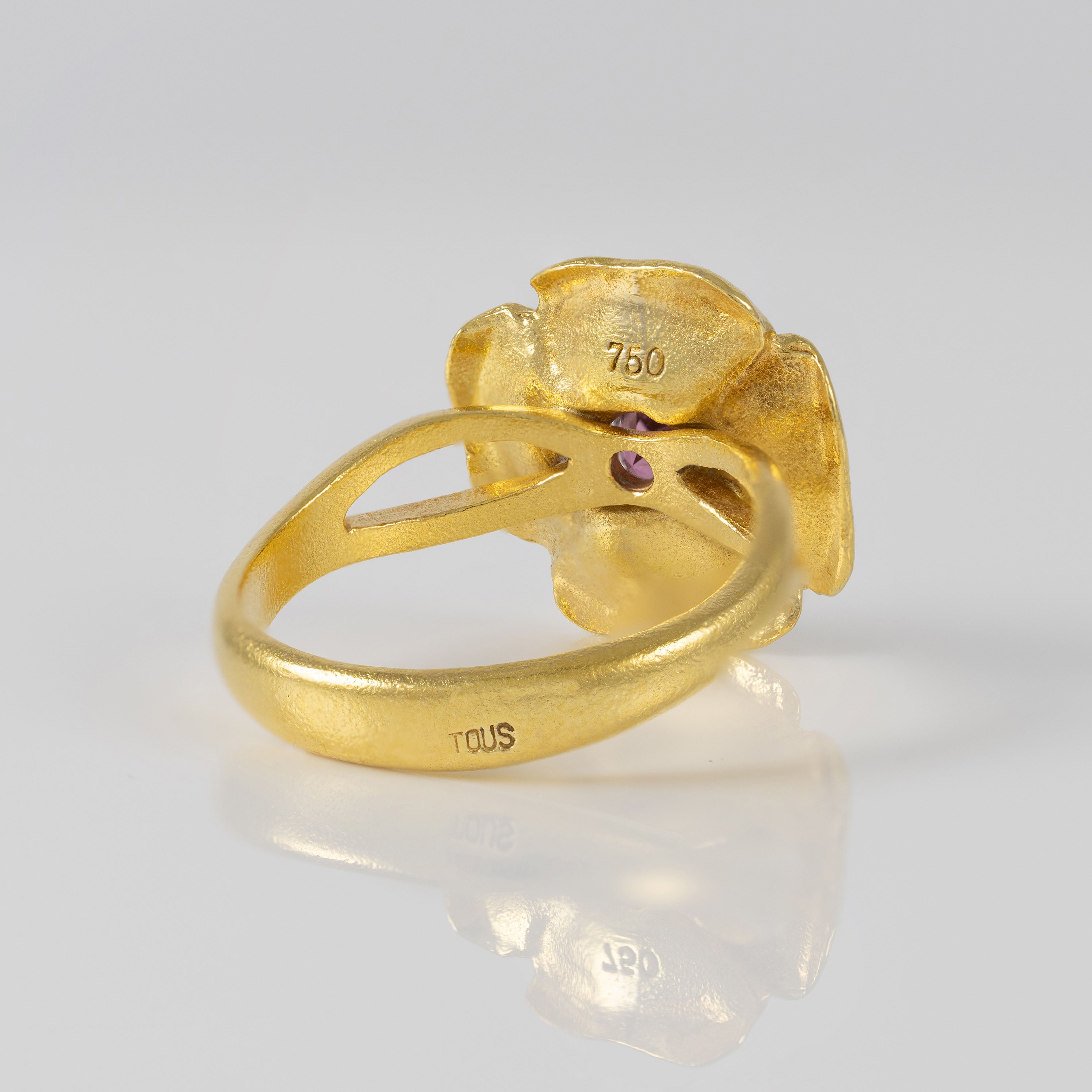 Anillo Tous Flor oro amarillo 18k con piedra rosada